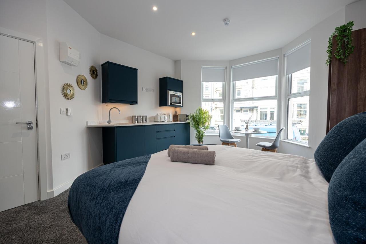 Morecambe Bay Studio Flats Free Parking Beach Front Exterior foto